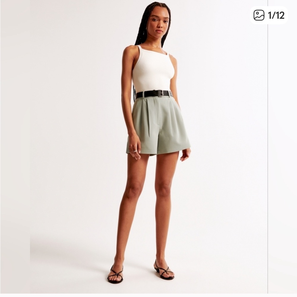 Abercrombie & Fitch - Sloane Tailored Short Size:28